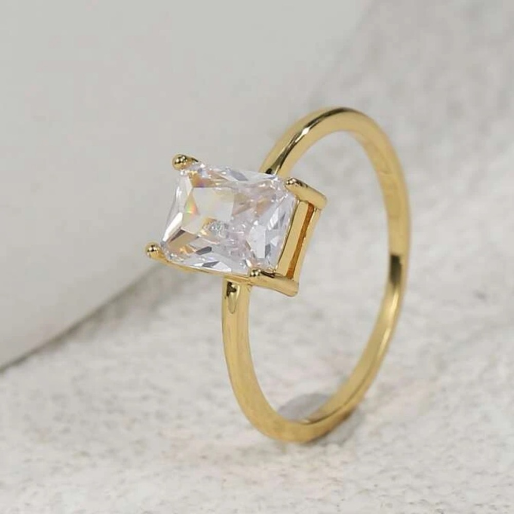Beautiful ring - Picture 3 of 4